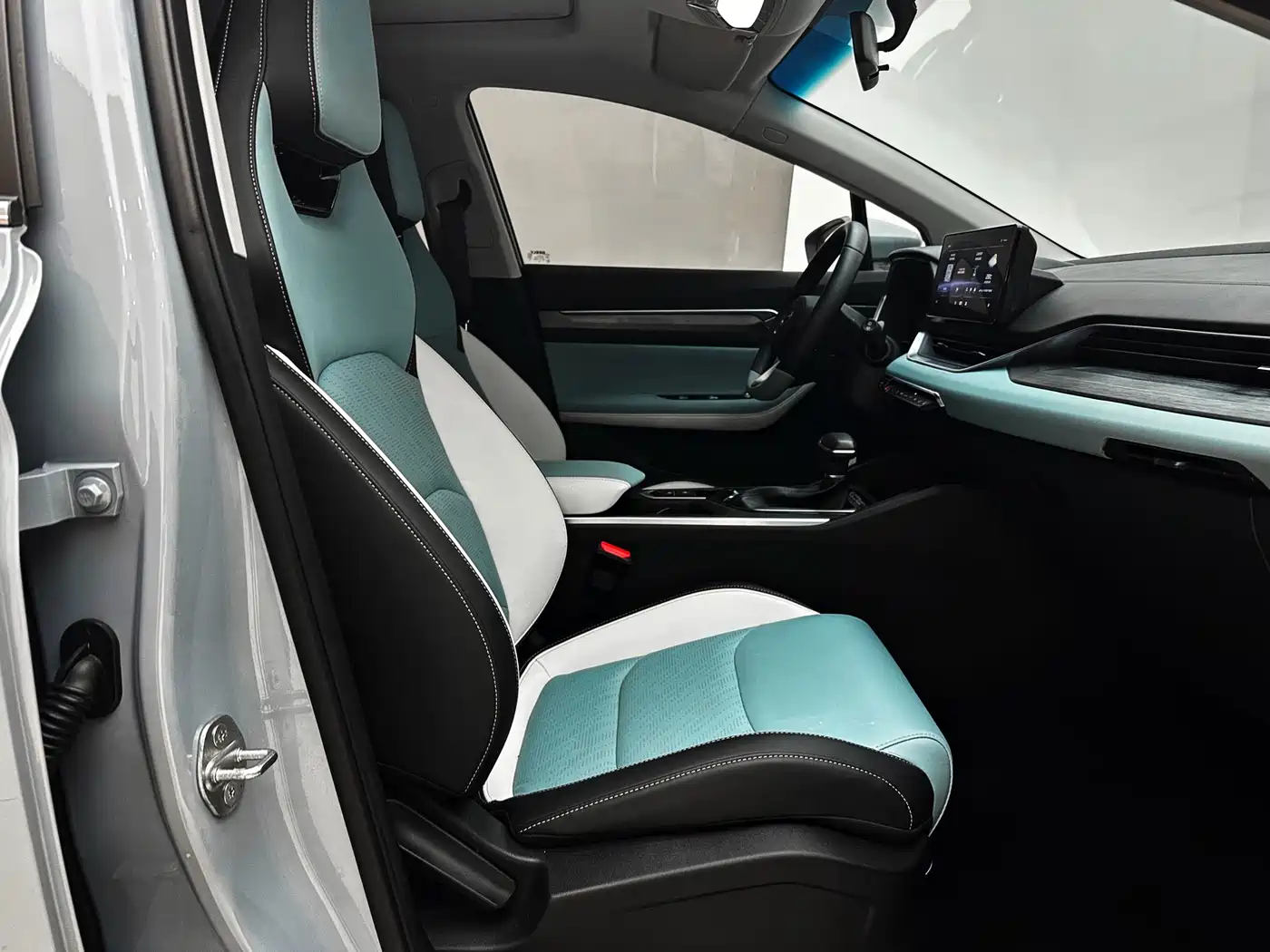 Geely Emgrand S, фото 7