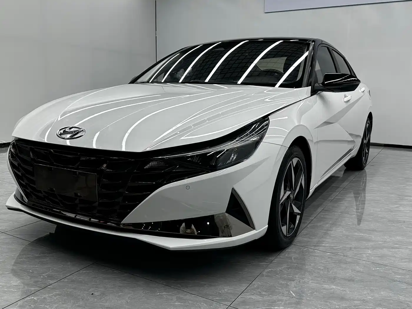 Hyundai Elantra, фото 1