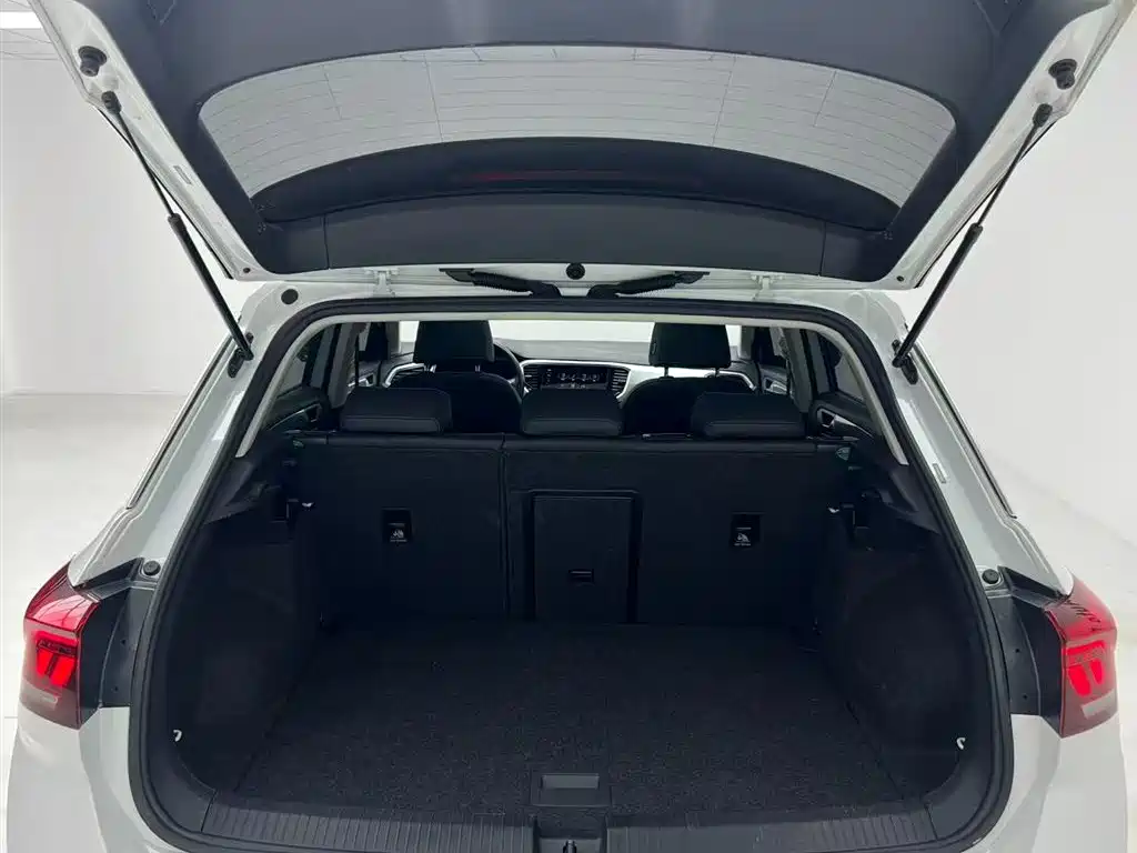 Volkswagen T-ROC, фото 11