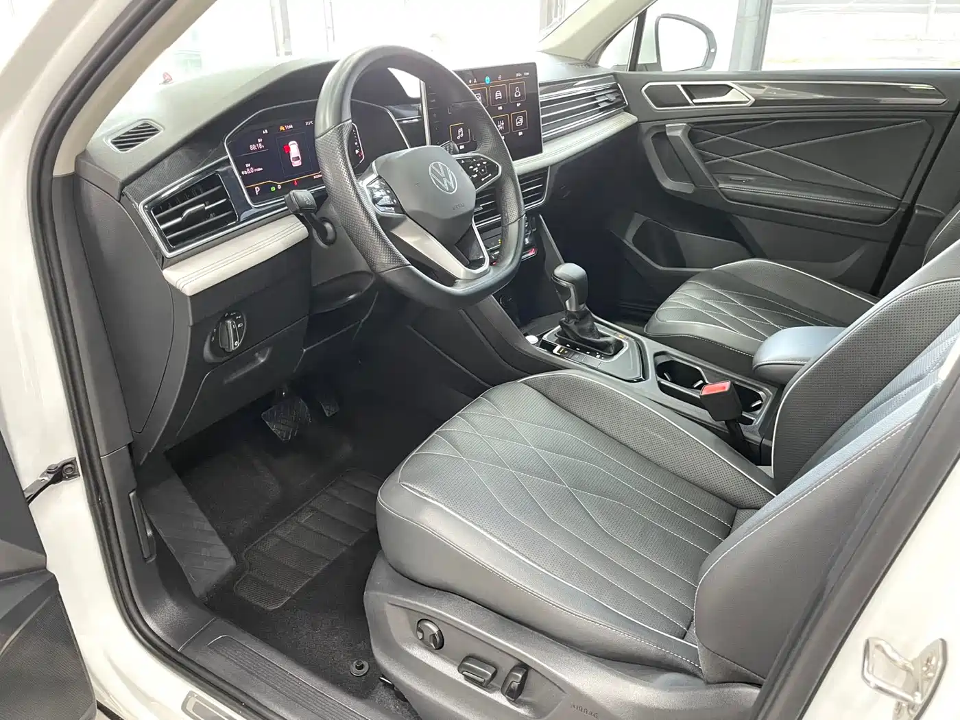 Volkswagen Tiguan L, фото 17