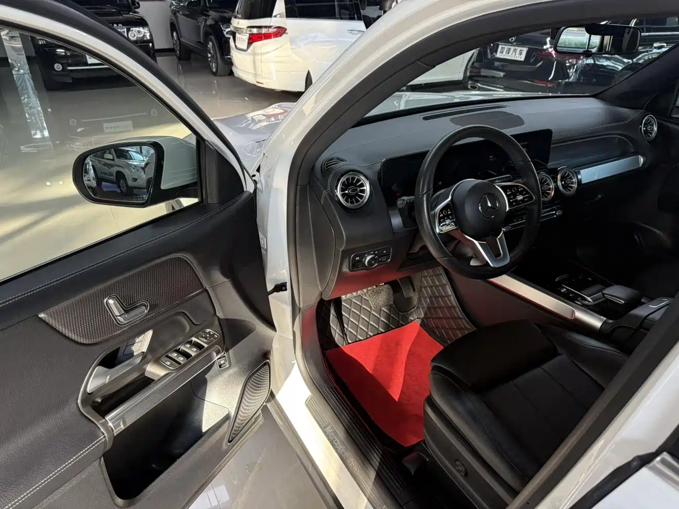 Mercedes-Benz GLB, фото 19