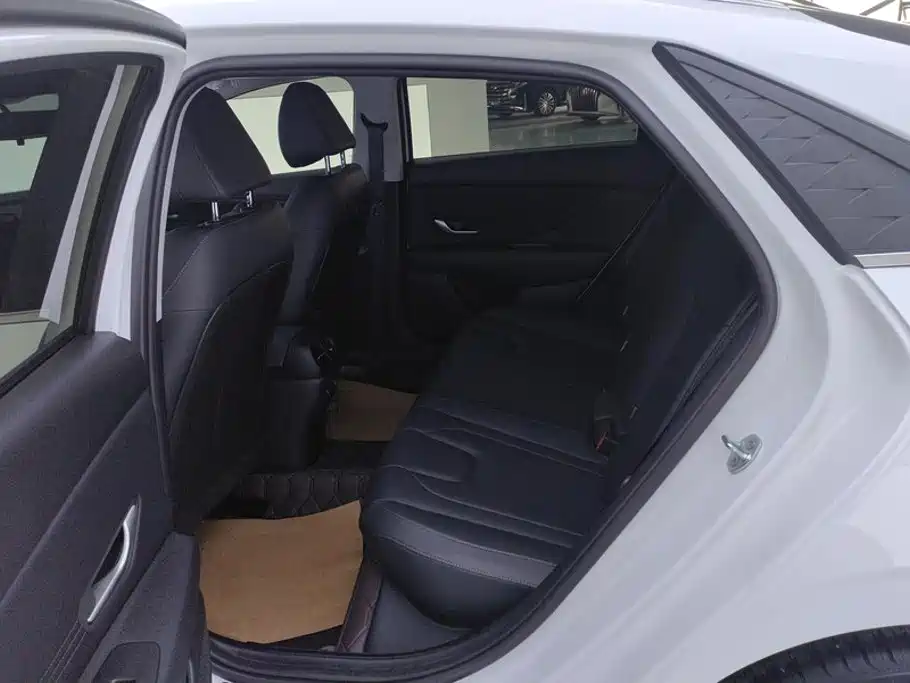 Hyundai Elantra, фото 3