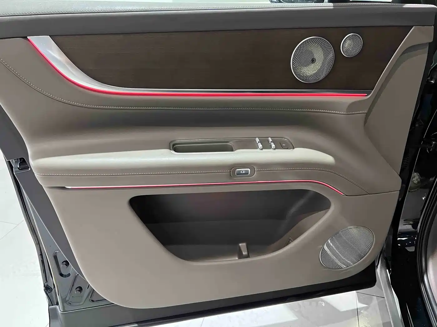 AITO M9, фото 19