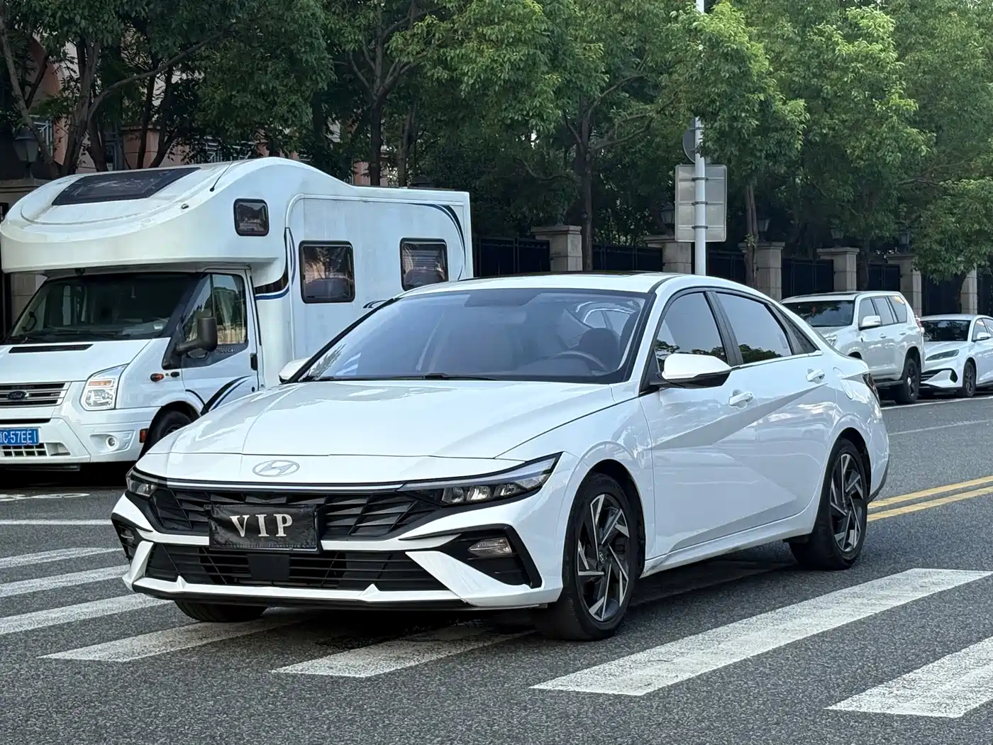 Hyundai Elantra, фото 1