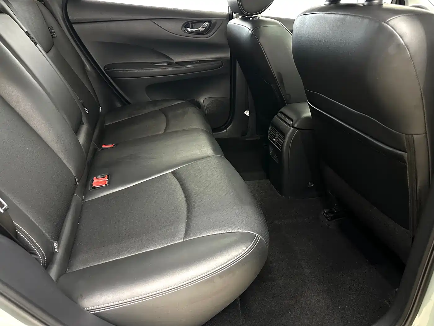 Nissan Tiida, фото 3
