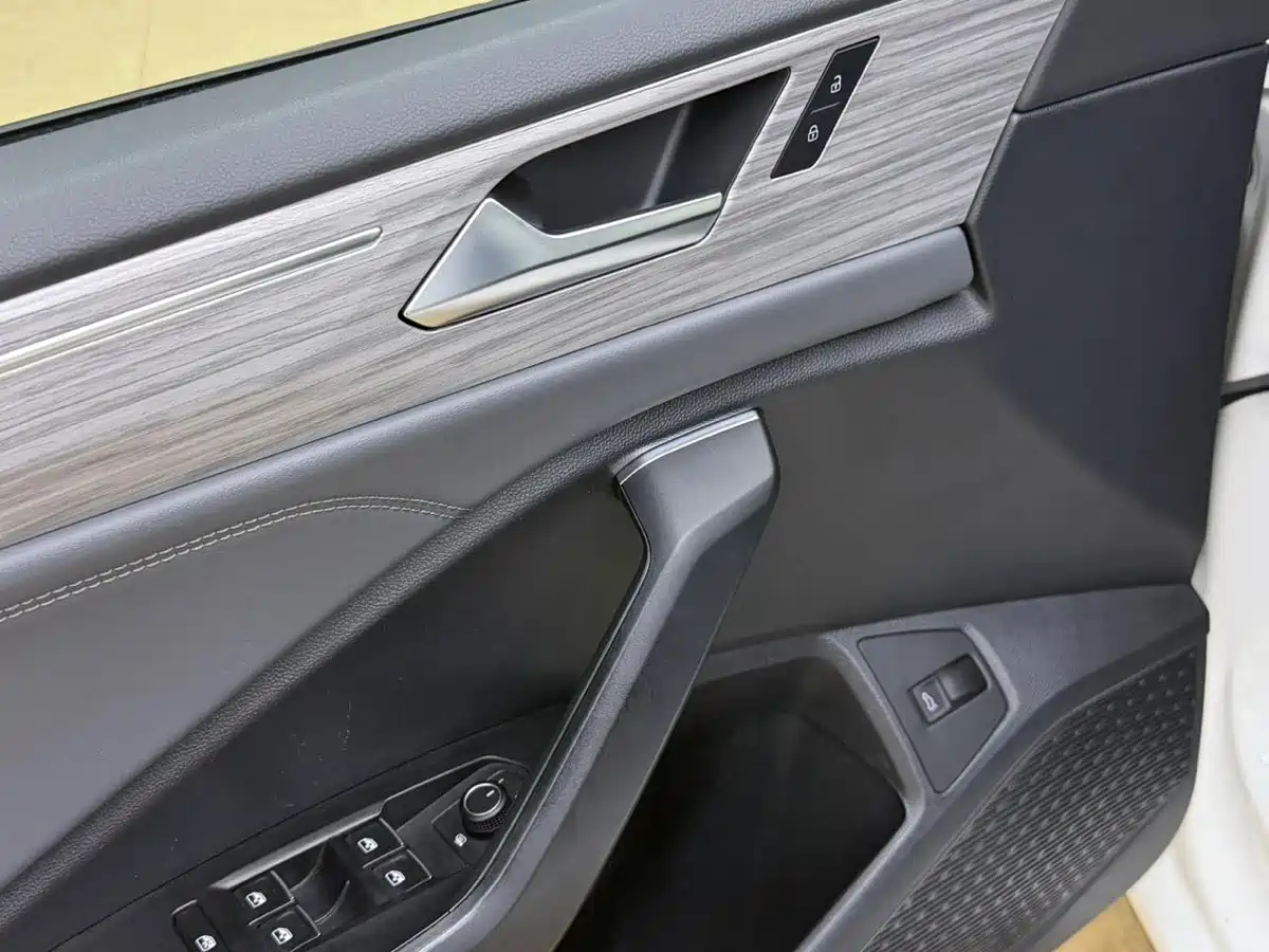 Volkswagen Sagitar, фото 26