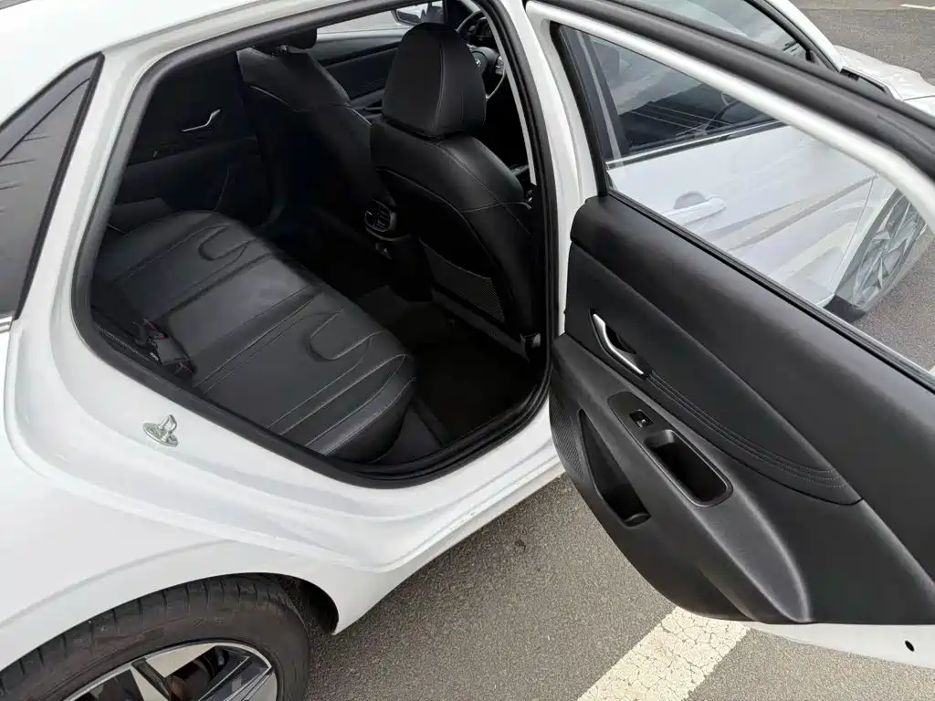 Hyundai Elantra, фото 3
