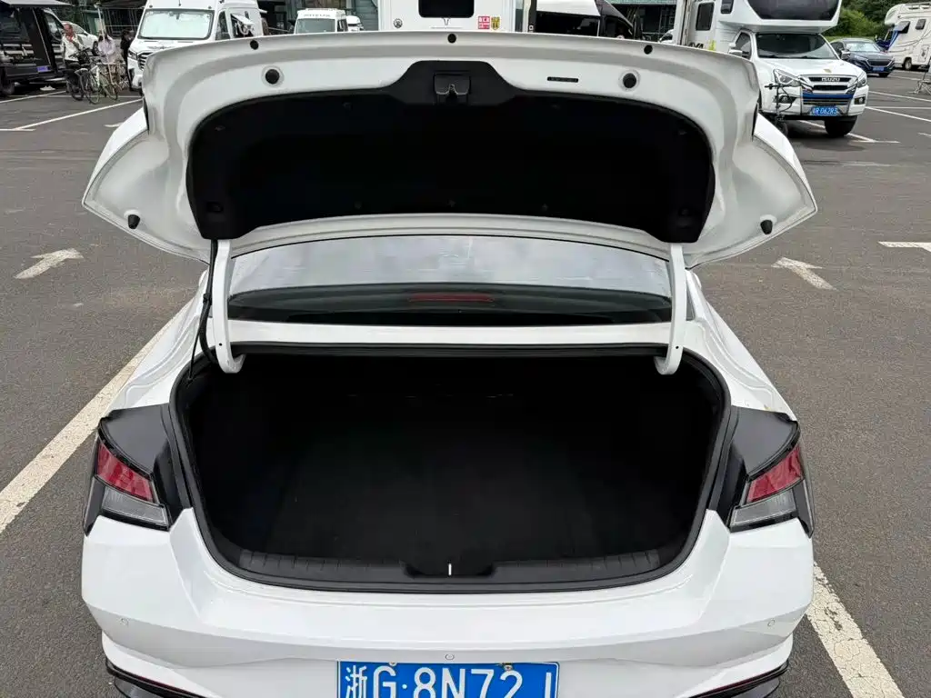 Hyundai Elantra, фото 17