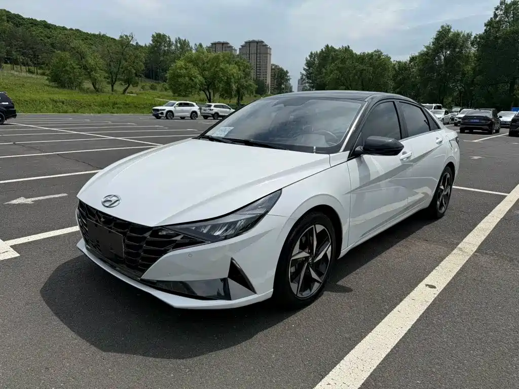 Hyundai Elantra, фото 1