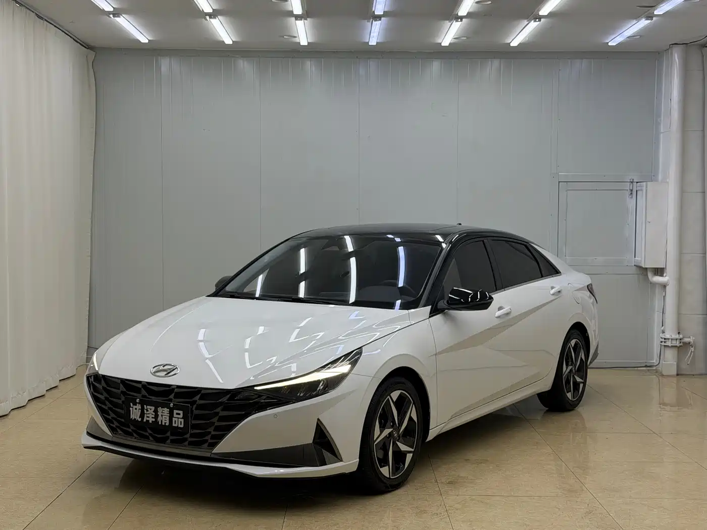 Hyundai Elantra, фото 1