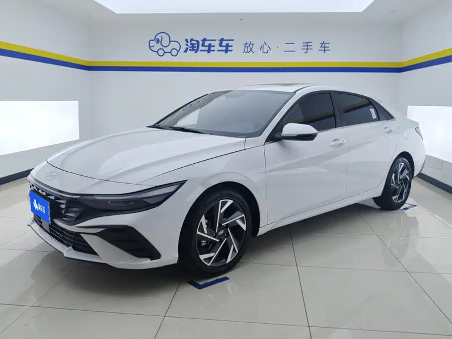 Hyundai Elantra, фото 1