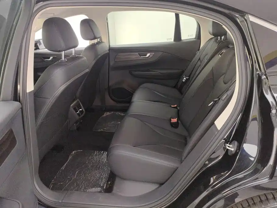 Hongqi E-QM5, фото 3