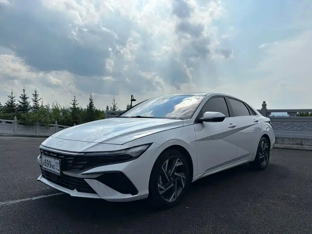 Hyundai Elantra, фото 1