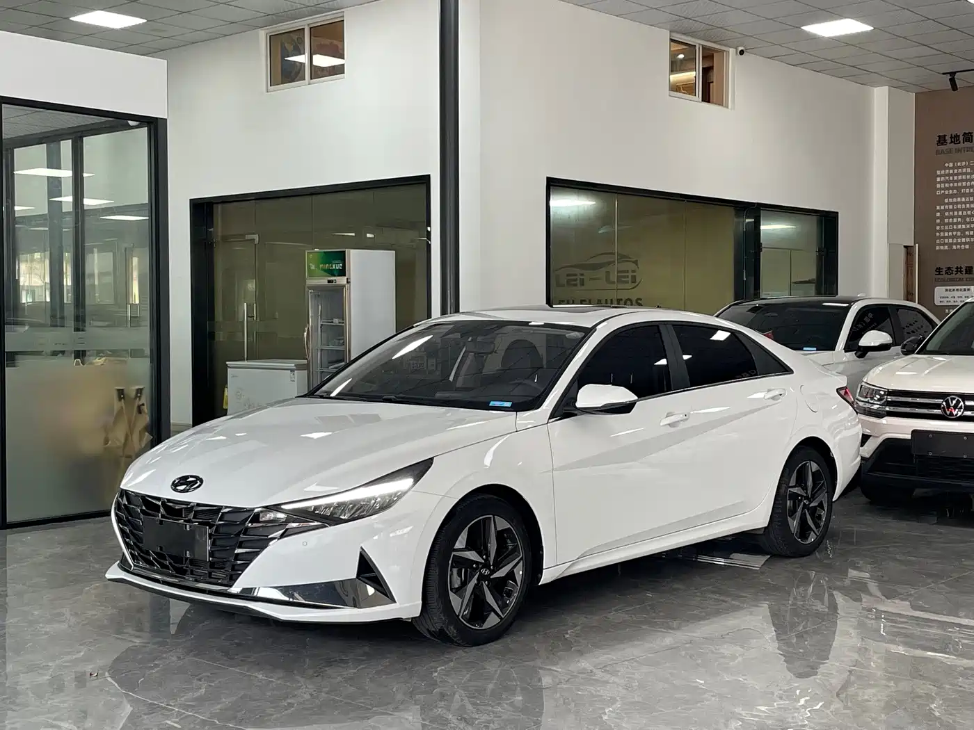 Hyundai Elantra, фото 1