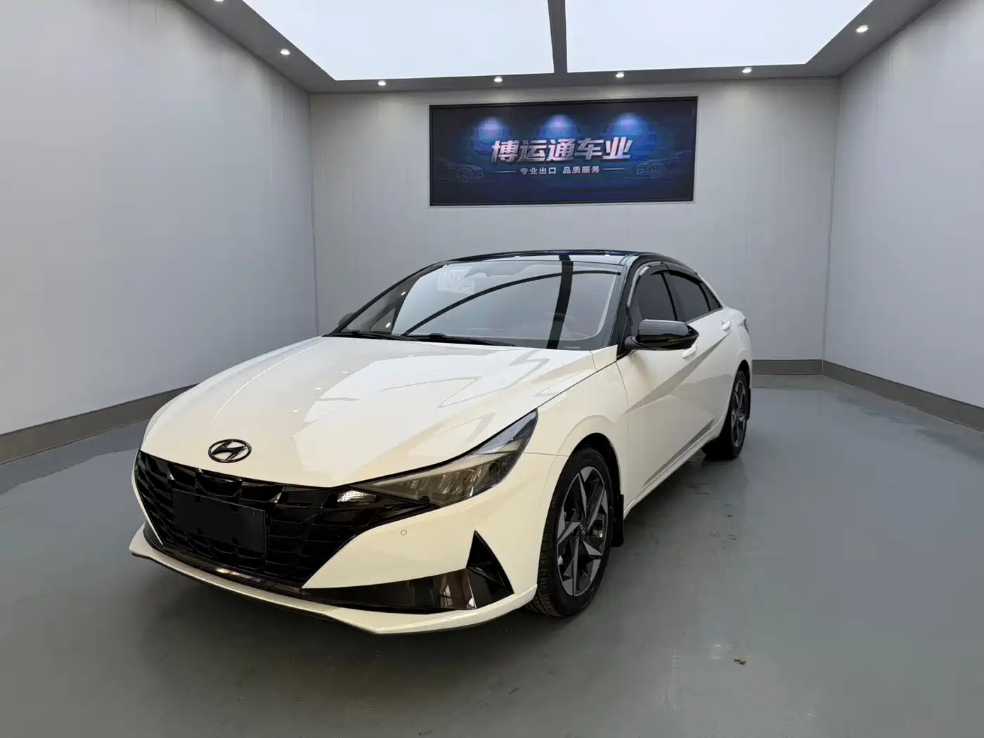 Hyundai Elantra, фото 1