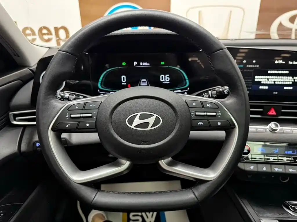 Hyundai Elantra, фото 3