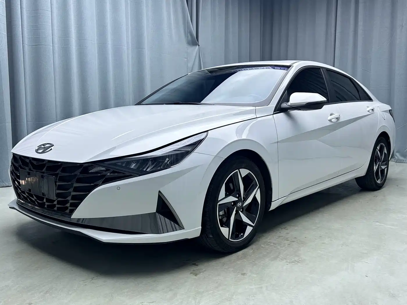 Hyundai Elantra, фото 1