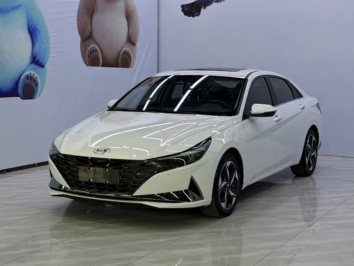 Hyundai Elantra, фото 1