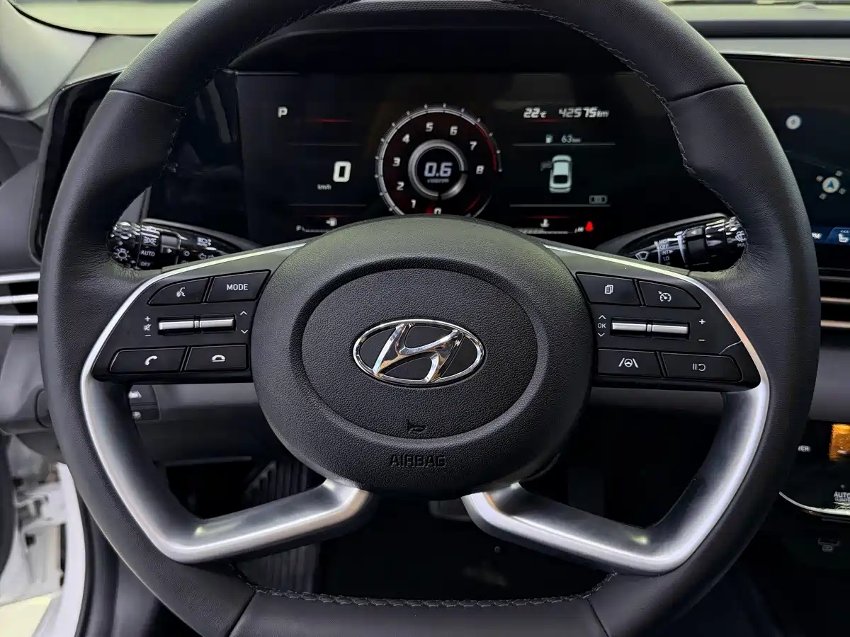 Hyundai Elantra, фото 3