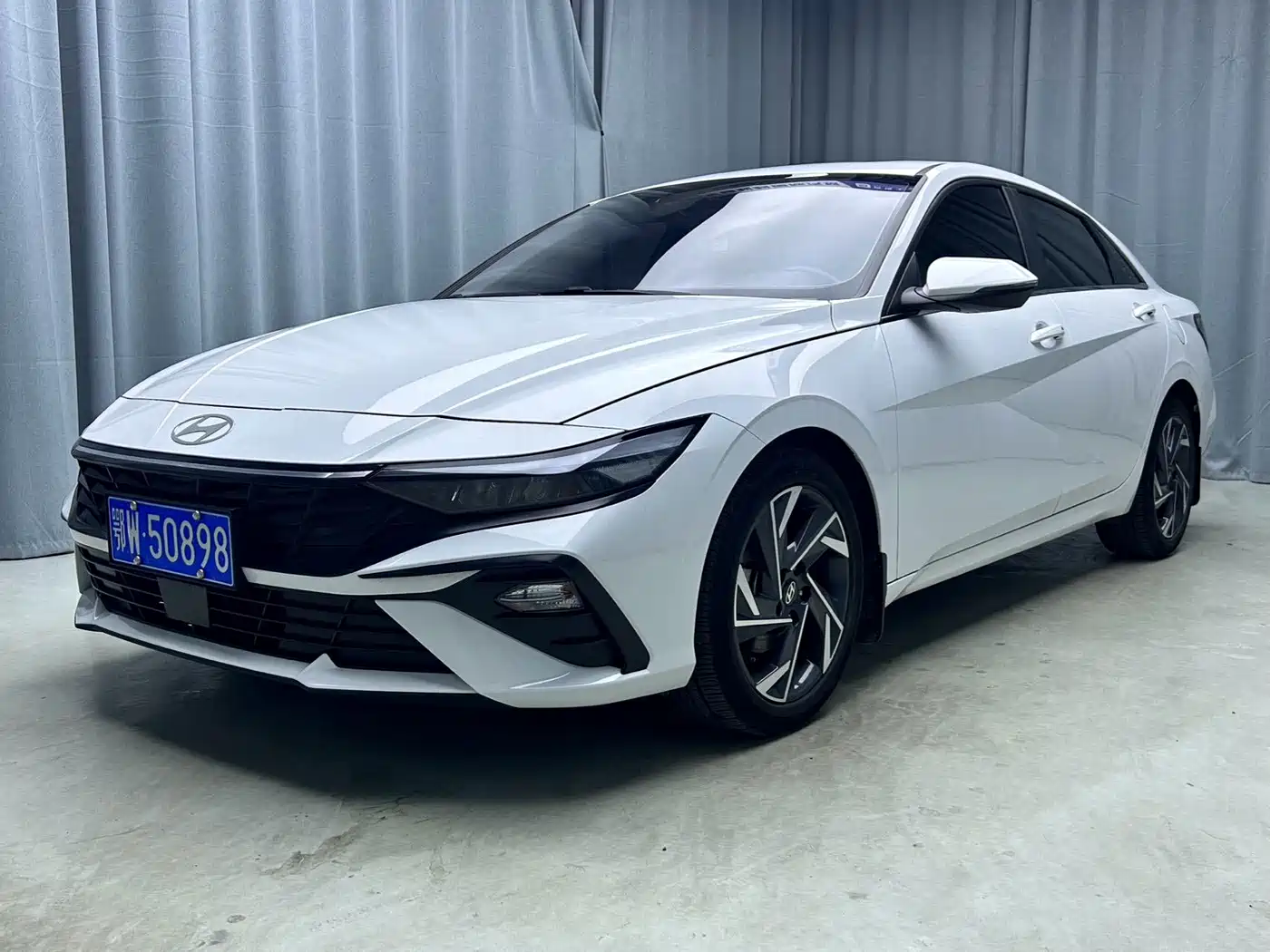 Hyundai Elantra, фото 1