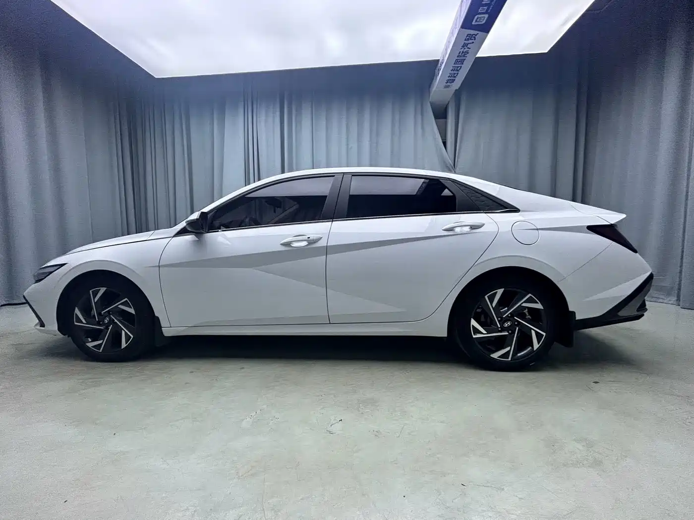 Hyundai Elantra, фото 15