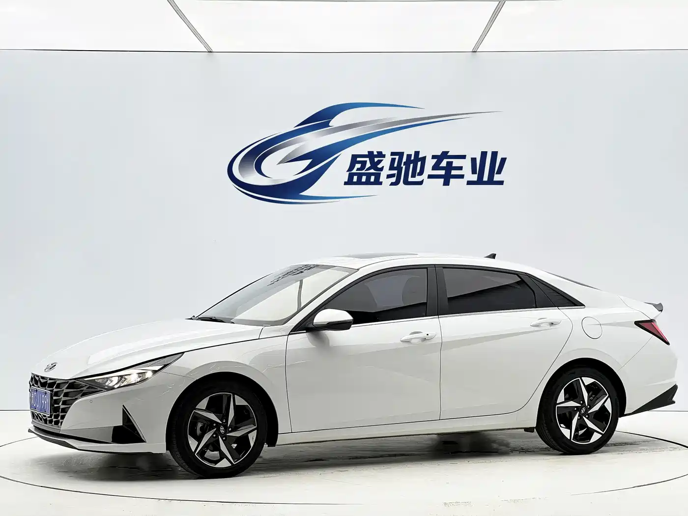 Hyundai Elantra, фото 1