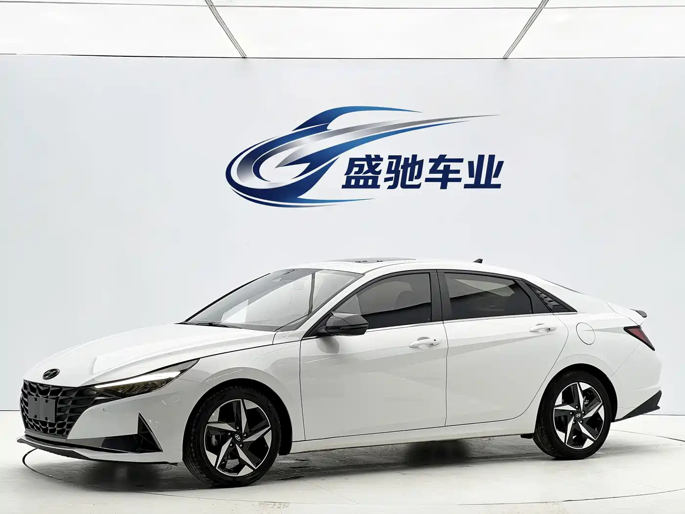 Hyundai Elantra, фото 1