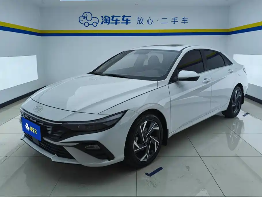 Hyundai Elantra, фото 1