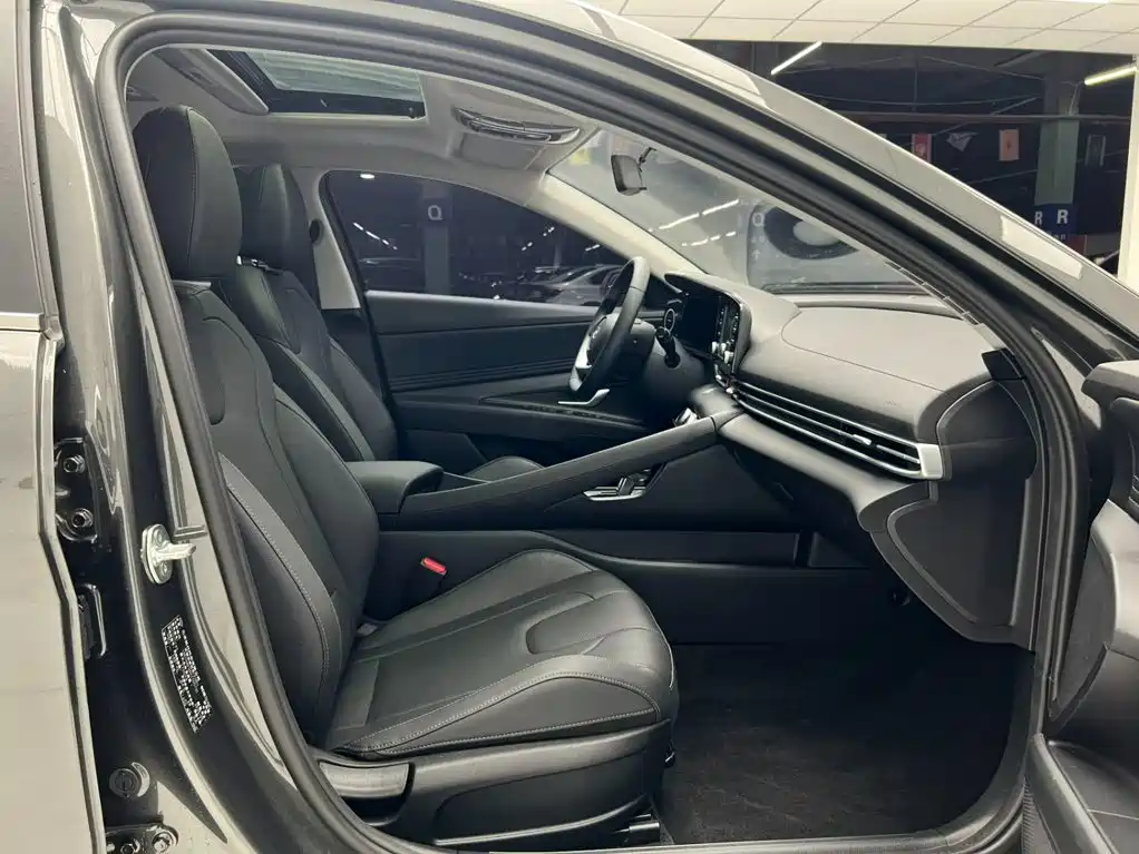 Hyundai Elantra, фото 11