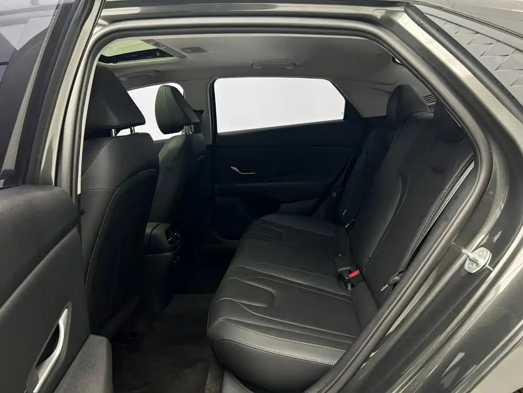 Hyundai Elantra, фото 12