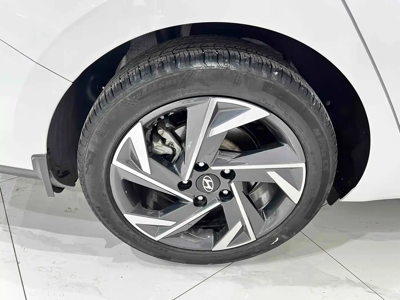 Hyundai Elantra, фото 11