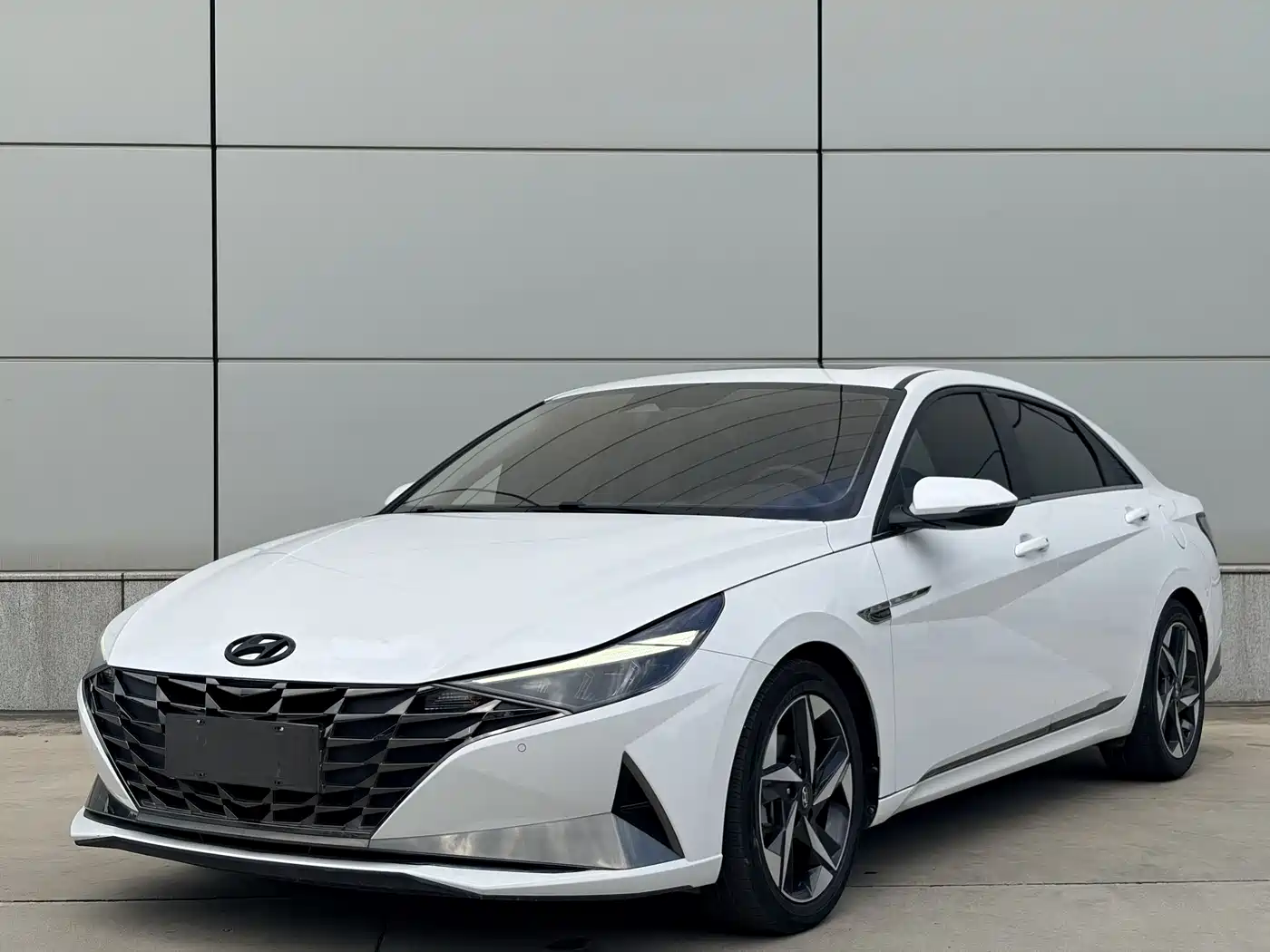 Hyundai Elantra, фото 1