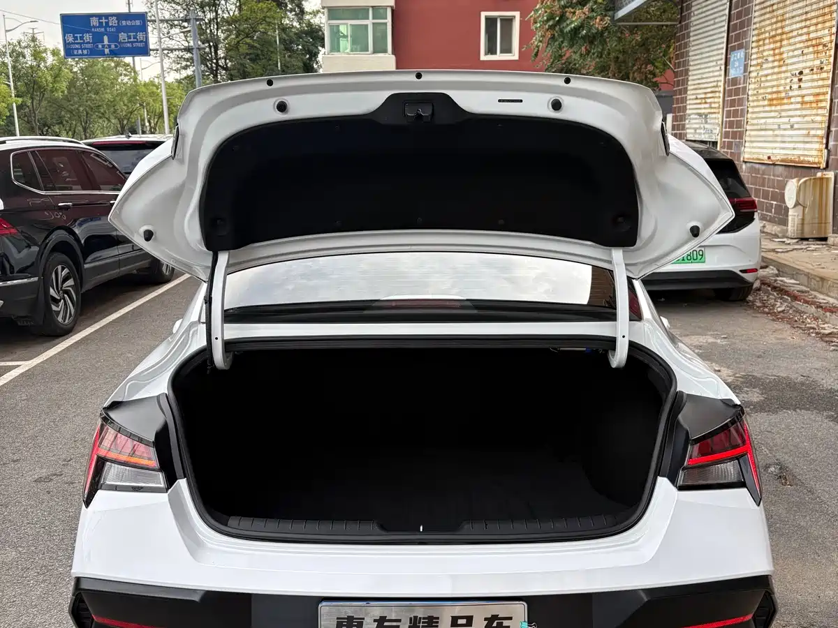 Hyundai Elantra, фото 3