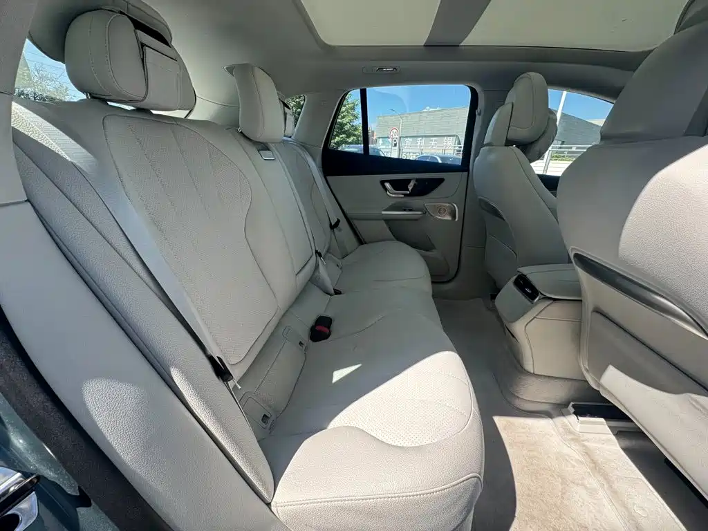 Mercedes-Benz EQE SUV, фото 12
