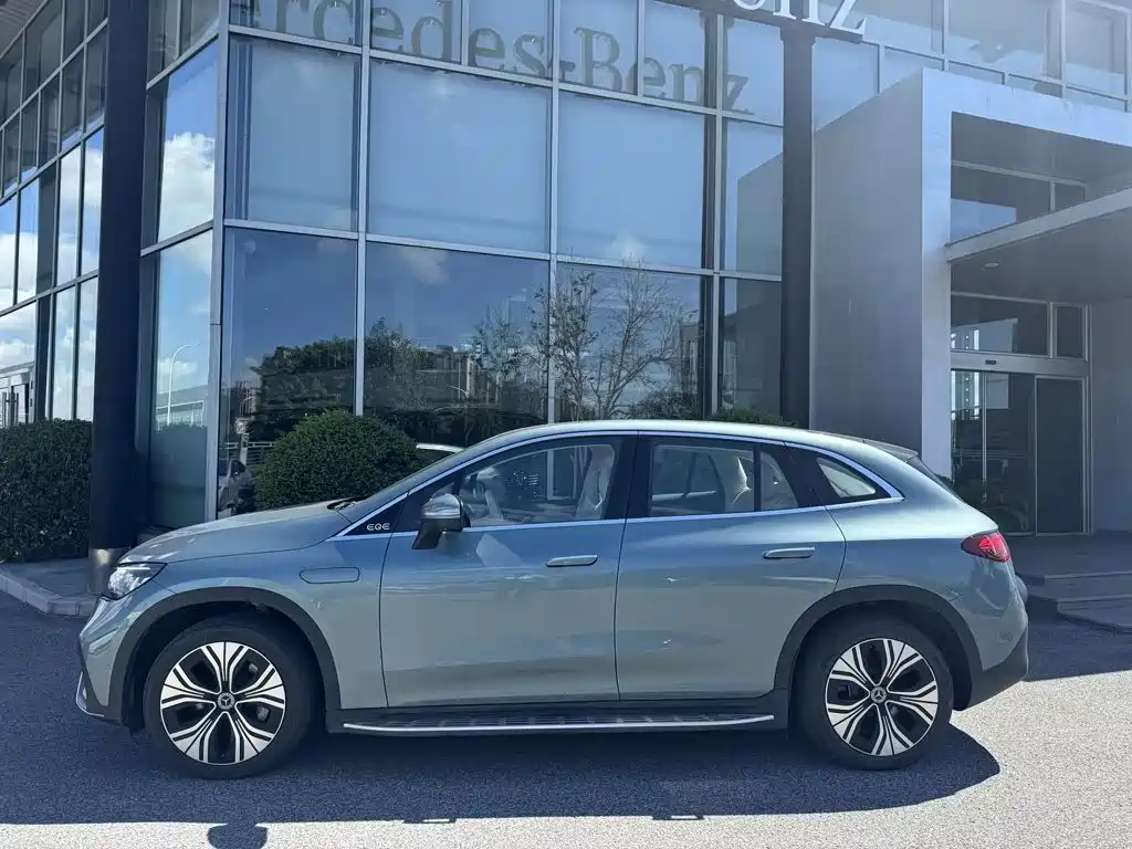 Mercedes-Benz EQE SUV, фото 14