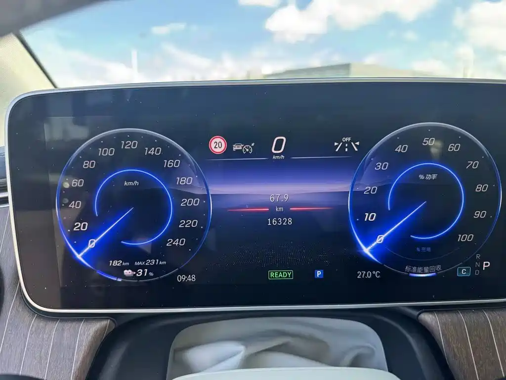 Mercedes-Benz EQE SUV, фото 6