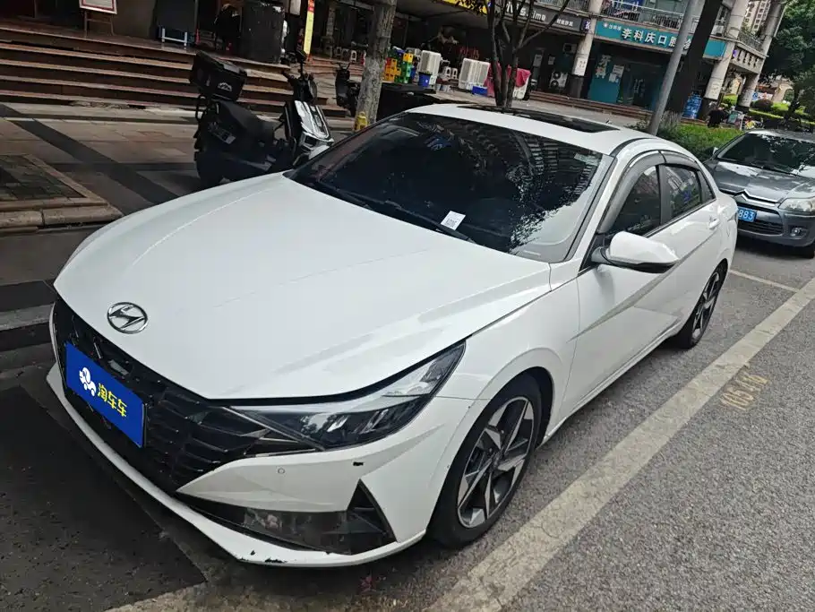 Hyundai Elantra, фото 1