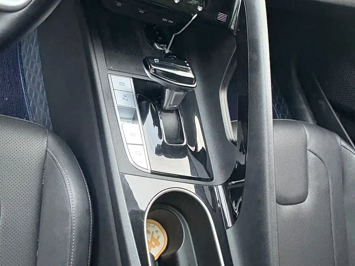Hyundai Elantra, фото 10