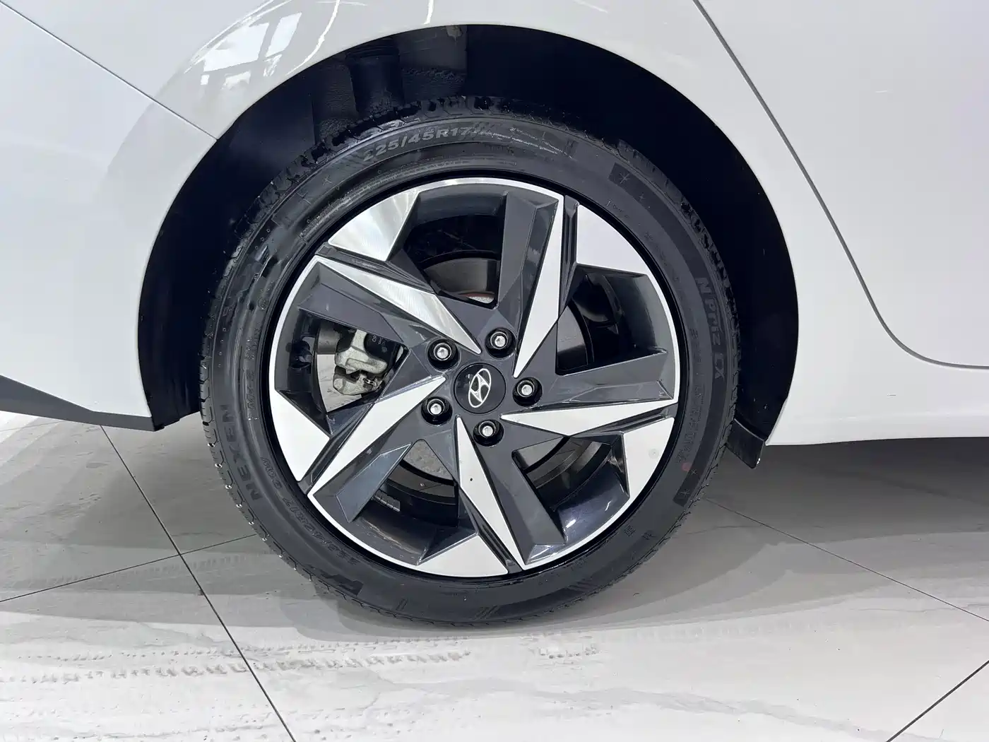 Hyundai Elantra, фото 11