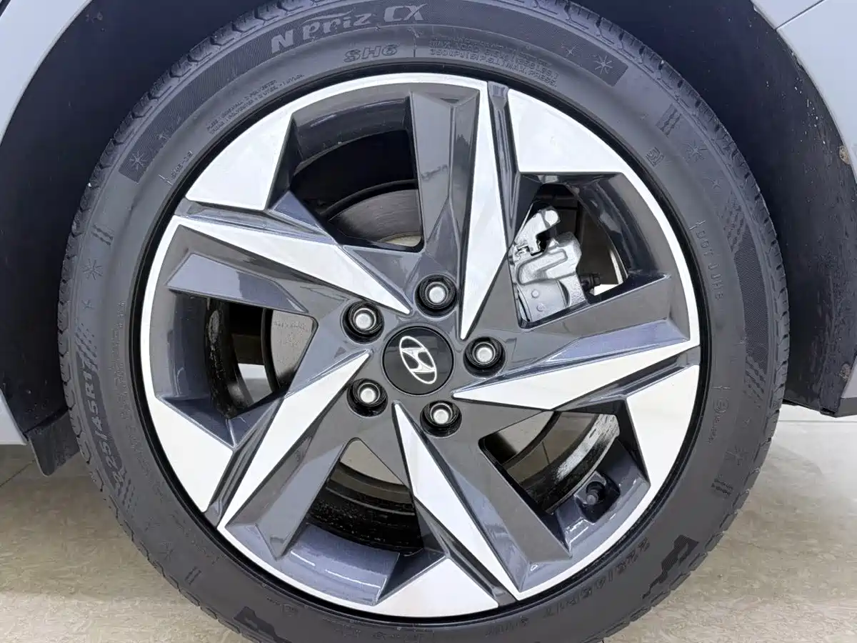 Hyundai Elantra, фото 17