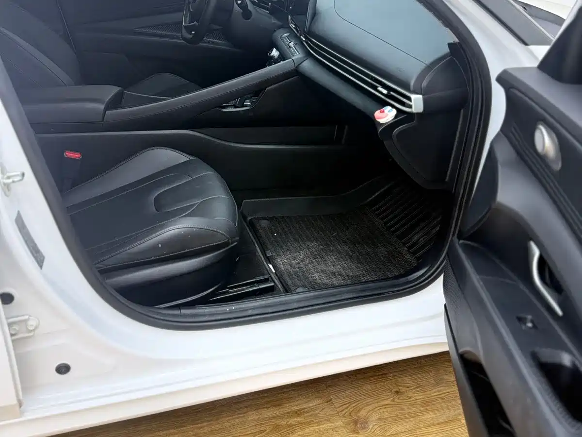 Hyundai Elantra, фото 3