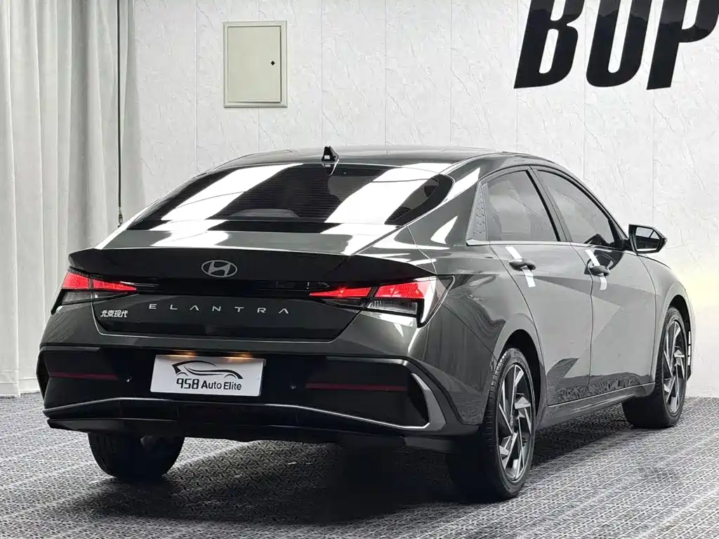 Hyundai Elantra, фото 3