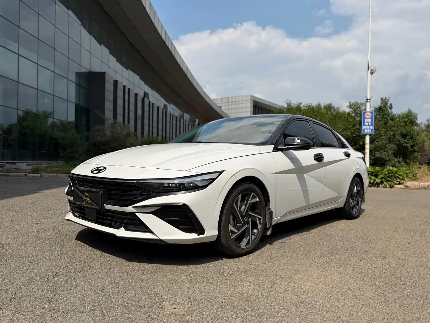 Hyundai Elantra, фото 1