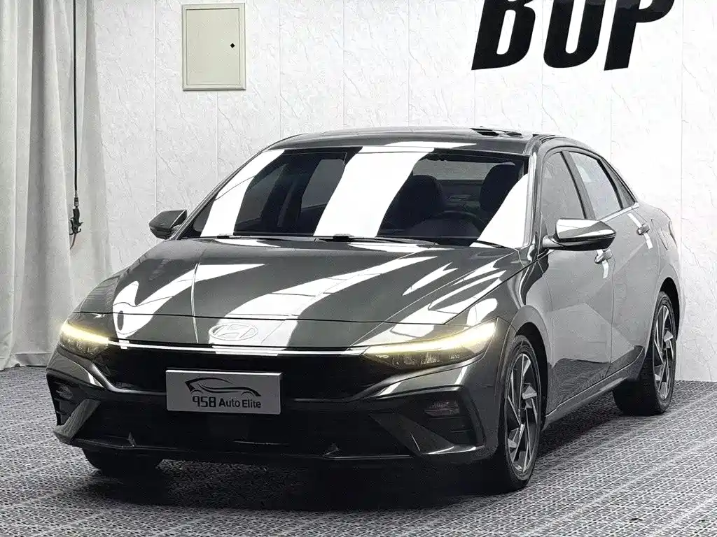 Hyundai Elantra, фото 1