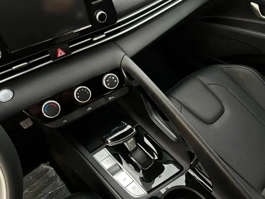 Hyundai Elantra, фото 3