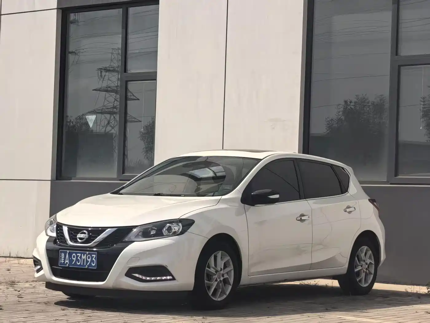 Nissan Tiida, фото 2