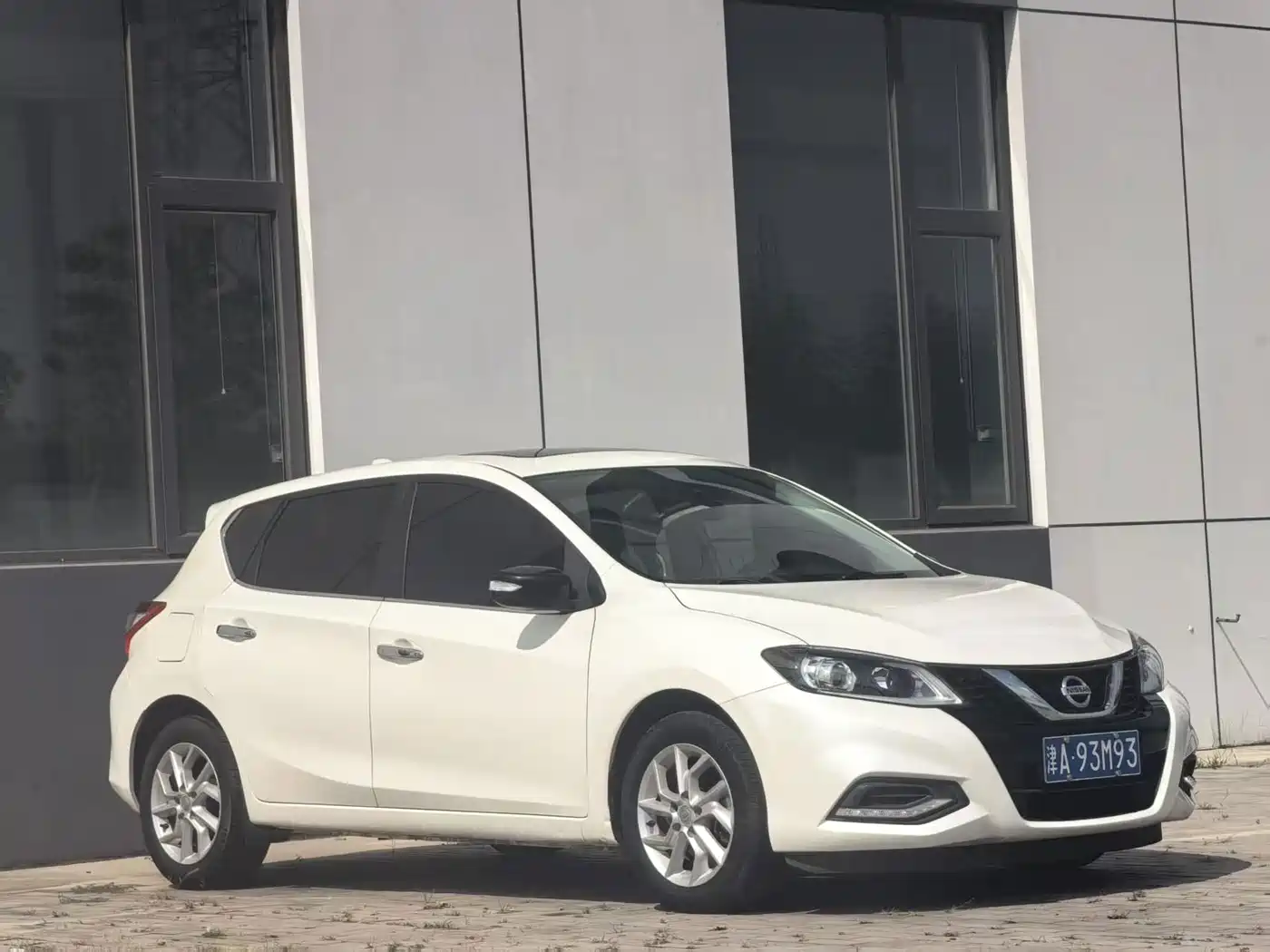Nissan Tiida, фото 3