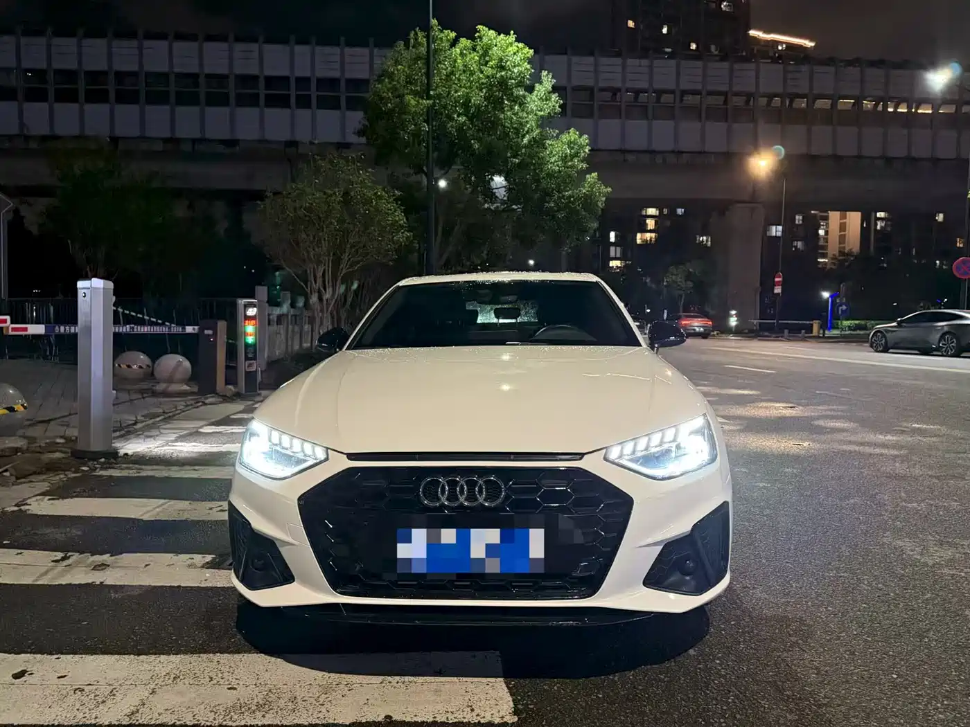 Audi A4L, фото 1