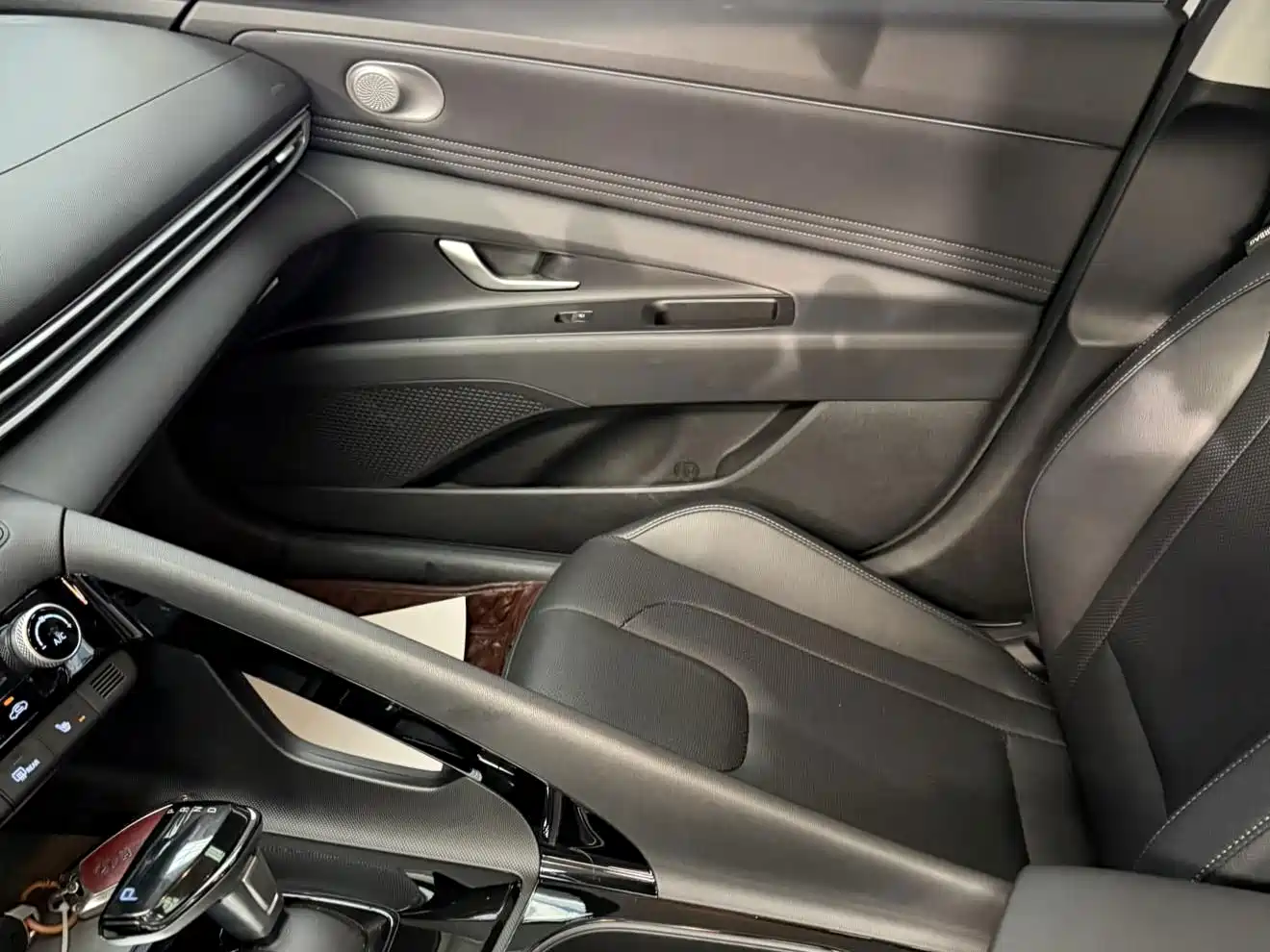 Hyundai Elantra, фото 3