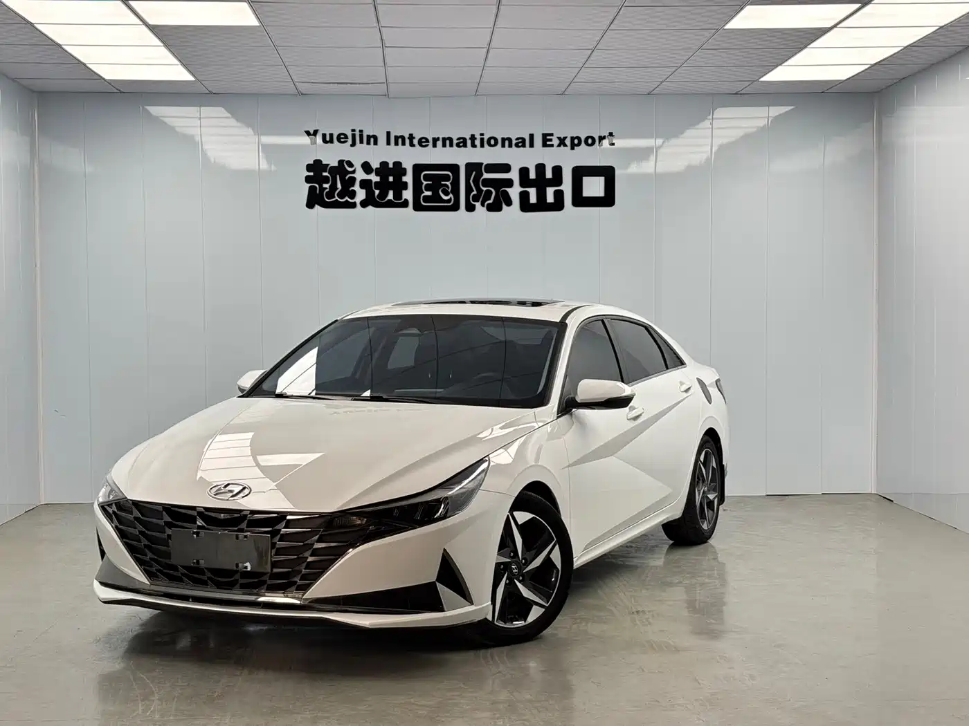 Hyundai Elantra, фото 1